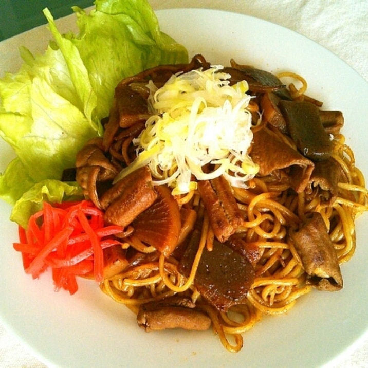 モツ煮リメイクで一人飯♪モツ味噌焼きそば♡